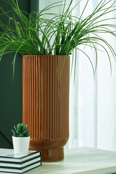Furniture City Houma - Ashley Furniture - Avalyah Vase (Set of 2) - Vase (2/CS) / Burnt Umber - A2900023