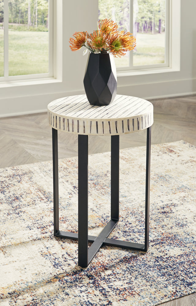 Furniture City Houma - Ashley Furniture - Crewridge Accent Table - Accent Table / Black/Cream - A4000530