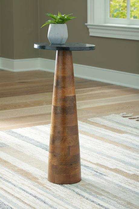 Furniture City Houma - Ashley Furniture - Quinndon Accent Table - Accent Table / Brown/Black - A4000633