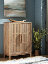 Furniture City Houma - Ashley Furniture - Pellamour Bar Cabinet - Bar Cabinet / Natural Brown - A4000698