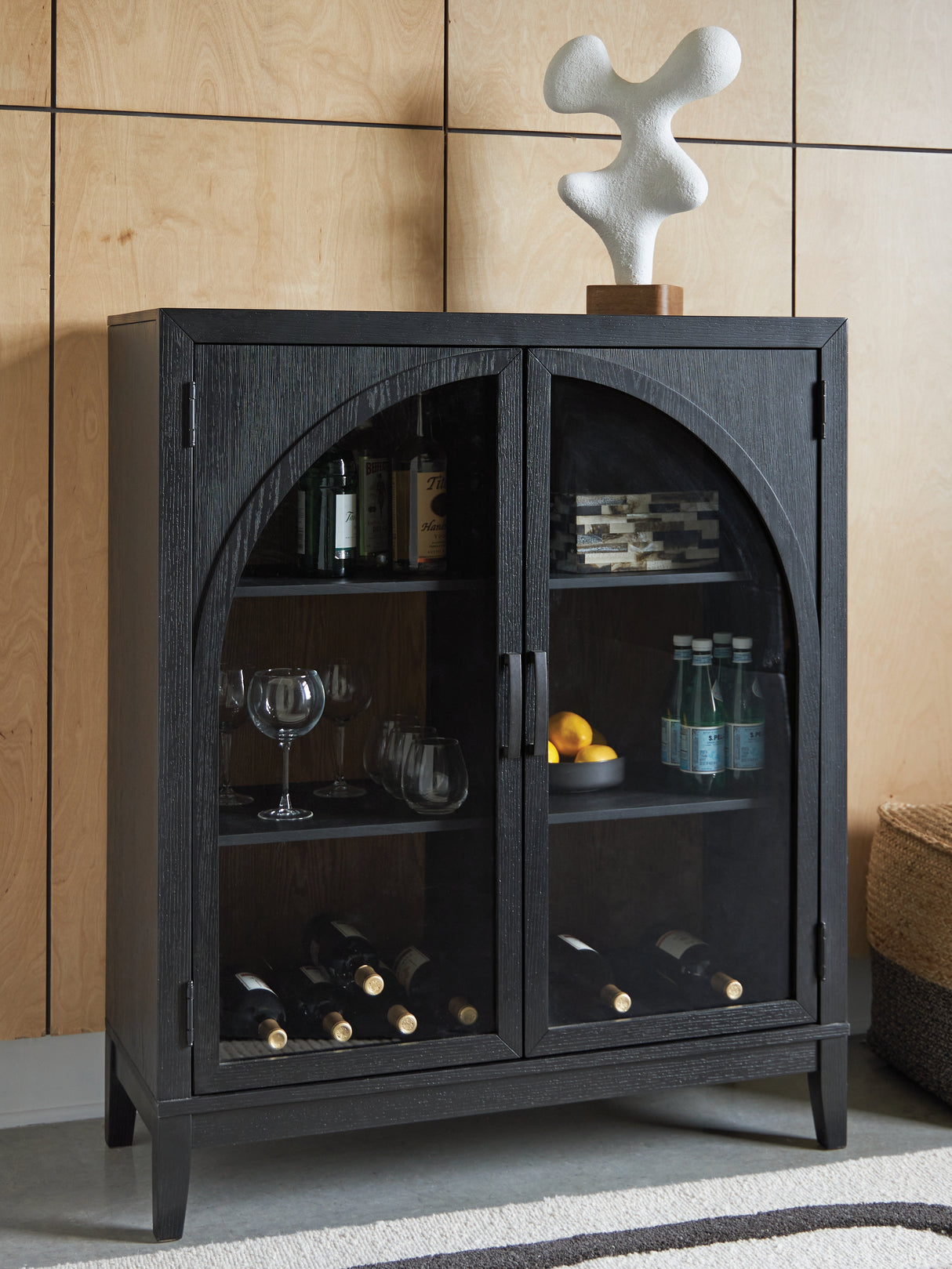 Furniture City Houma - Ashley Furniture - Armenleigh Accent Cabinet - Bar Cabinet / Black/Brown - A4000702