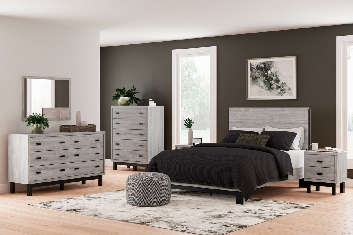 Vessalli Queen Panel Bed