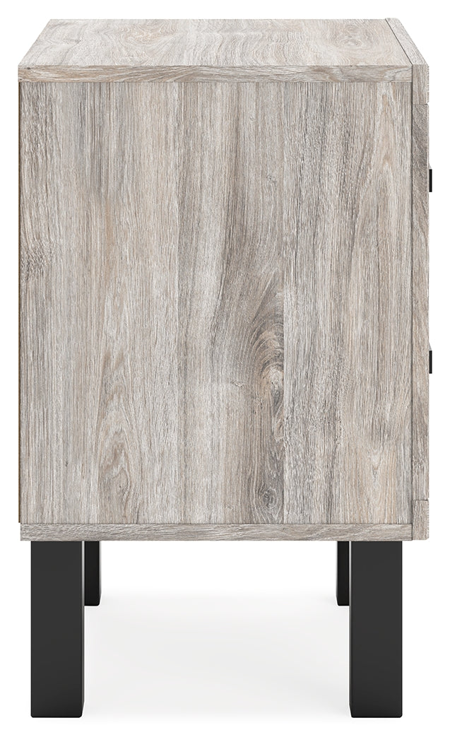 Vessalli Queen Panel Bed