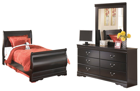 Furniture City Houma - Ashley Furniture - Huey Vineyard Full Sleigh Bed with Dresser and Mirror - Full Sleigh Bed with Dresser and Mirror - B128B10