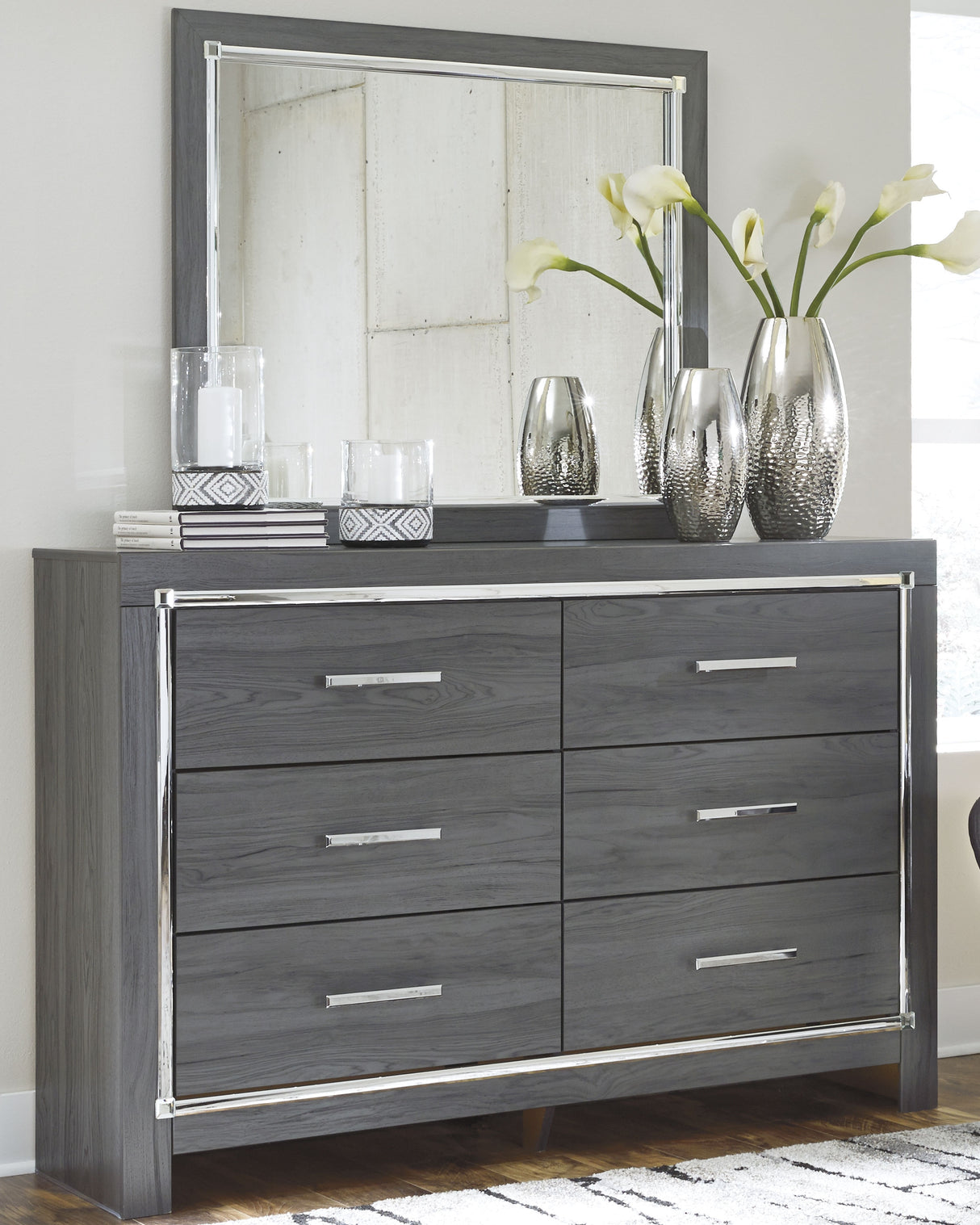 Lodanna Queen Panel Bed