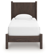 Pamytta Twin Panel Platform Bed, Dresser and Mirror