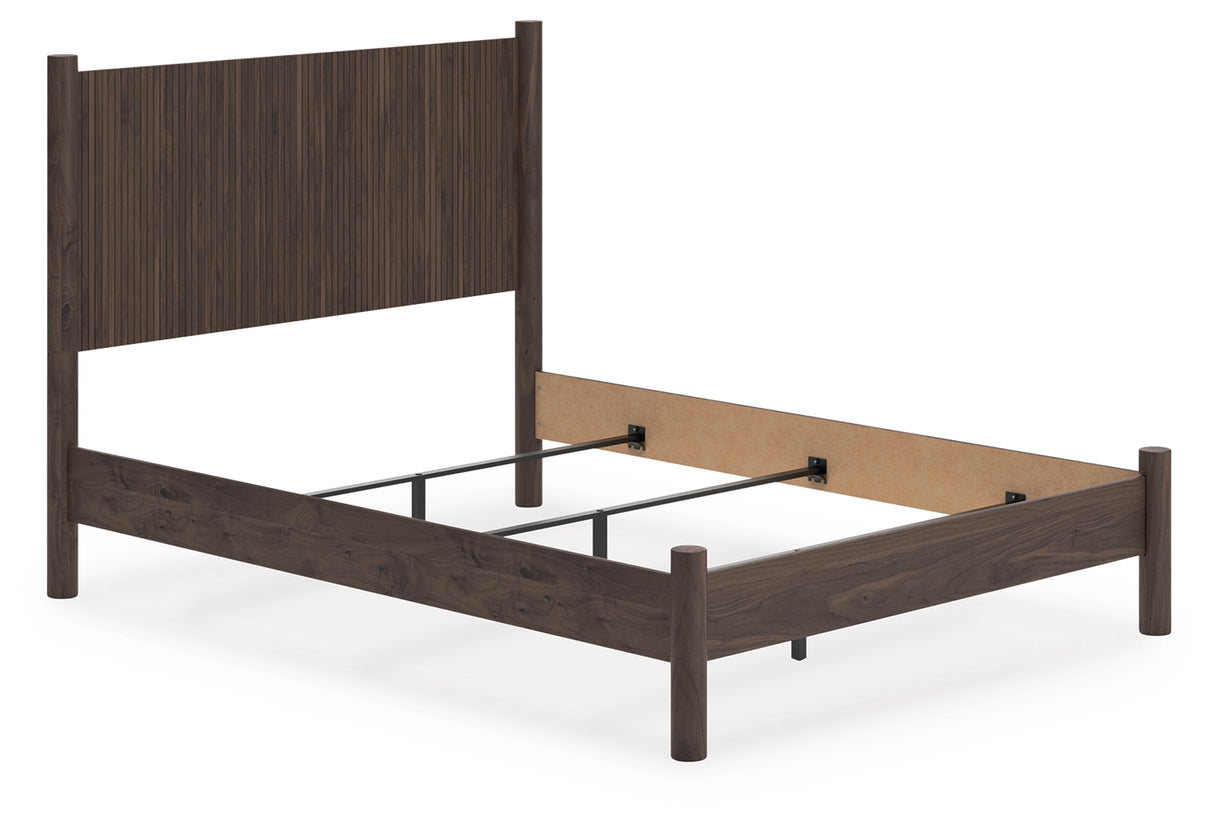 Pamytta Queen Panel Platform Bed, Dresser and Mirror