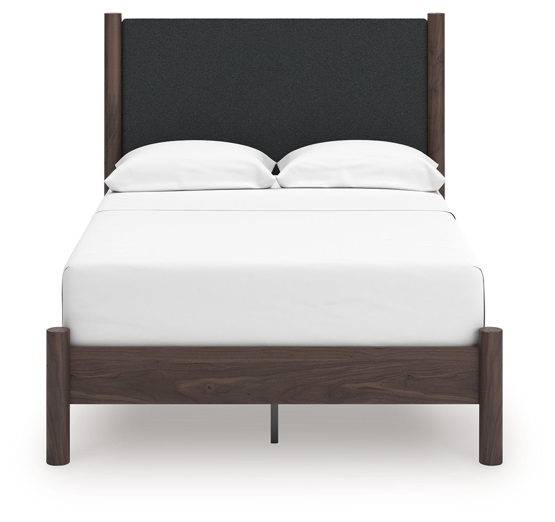 Pamytta Full Upholstered Platform Bed, Dresser and Mirror