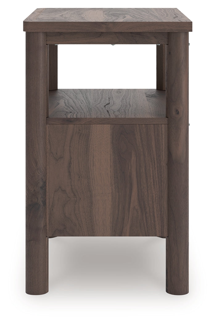 Pamytta King Panel Bed, Dresser, Mirror and Nightstand