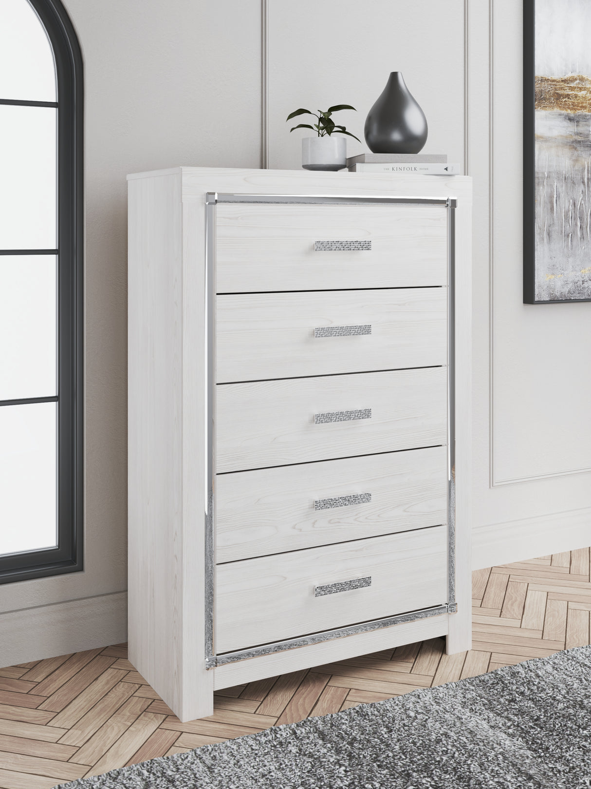 Altyra Queen Panel Bed
