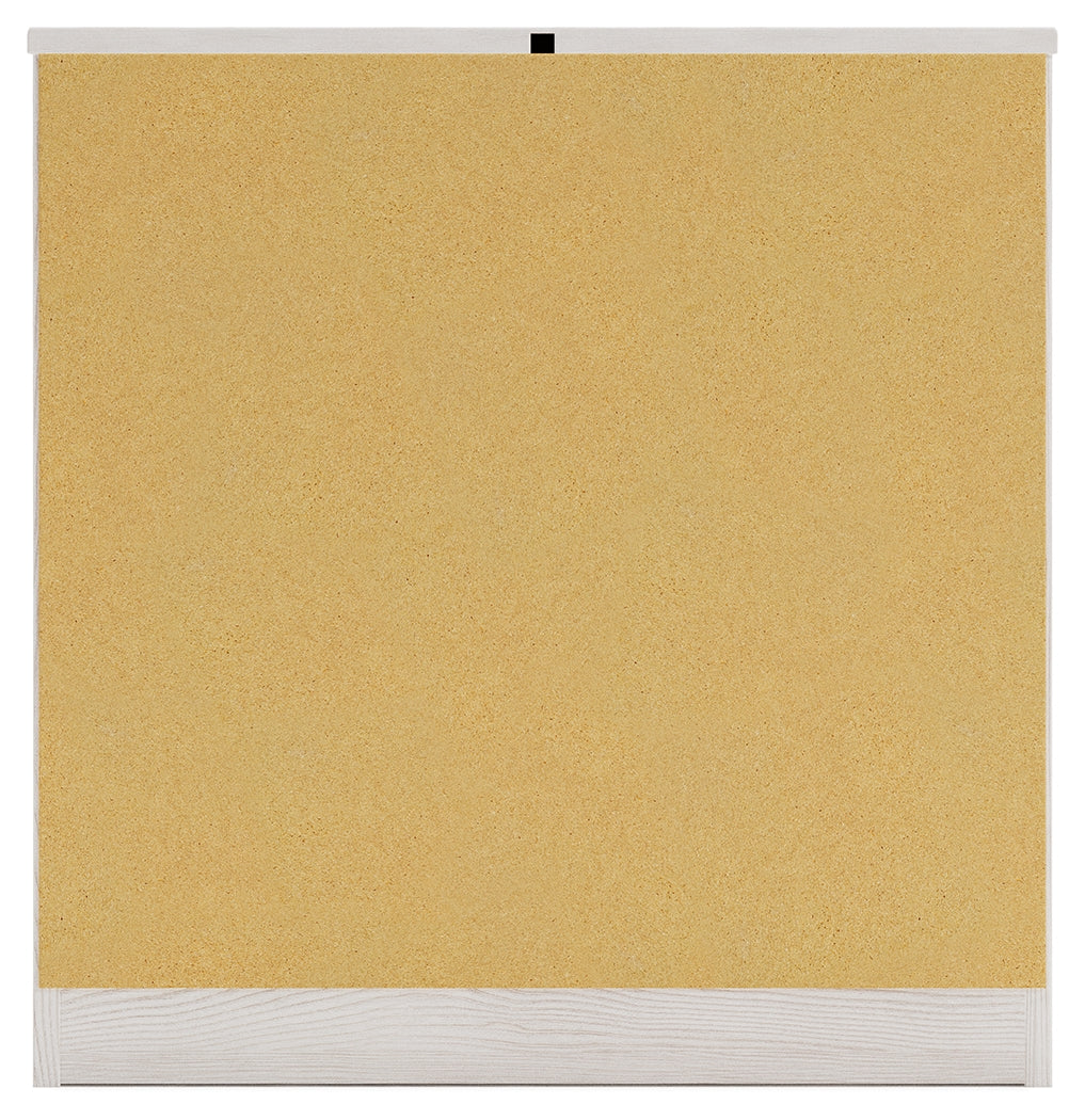 Altyra King Panel Bed