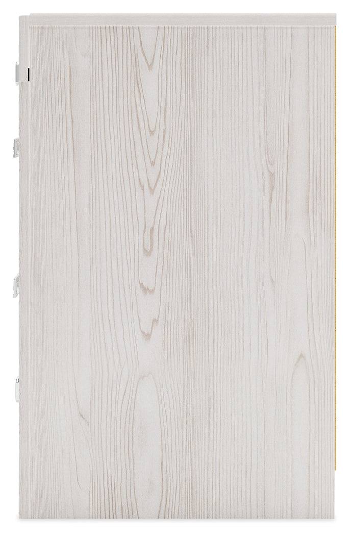 Altyra King Panel Bed