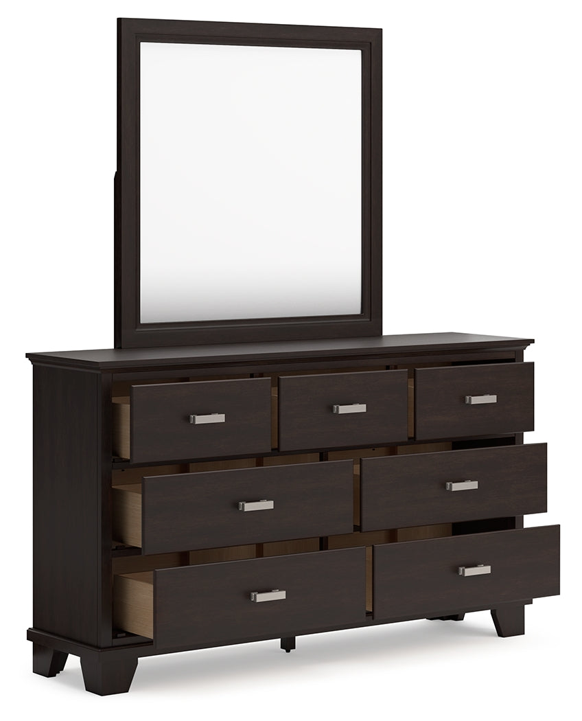 Covetown Queen Panel Bed