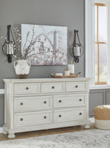 Robbinsdale Queen Panel Bed