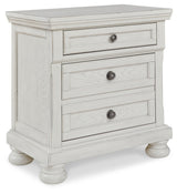 Robbinsdale Queen Panel Bed