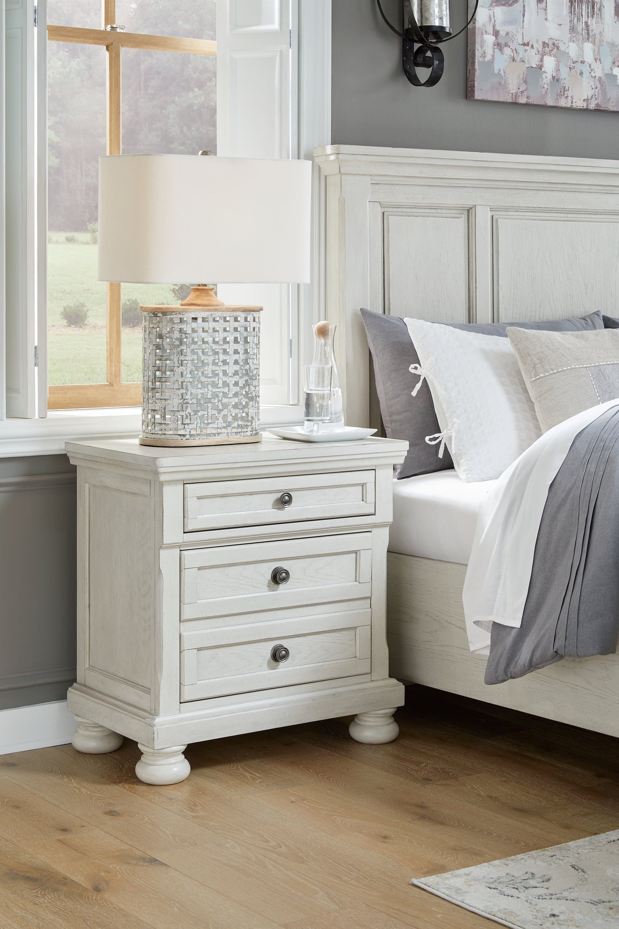 Robbinsdale Queen Panel Bed