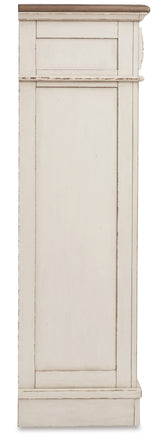 Realyn Queen Upholstered Panel Bed