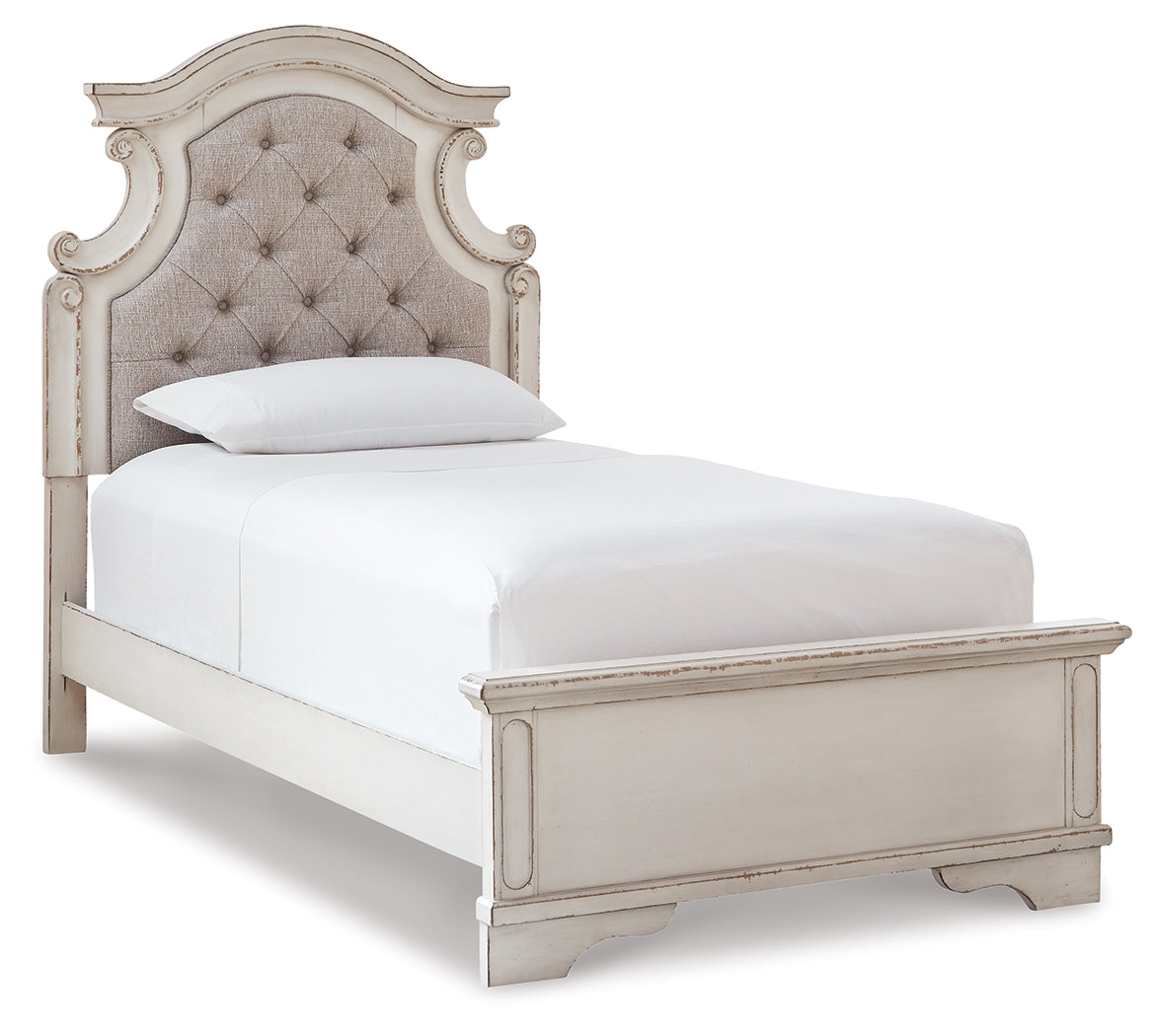 Realyn Twin Bed, Dresser and Mirror