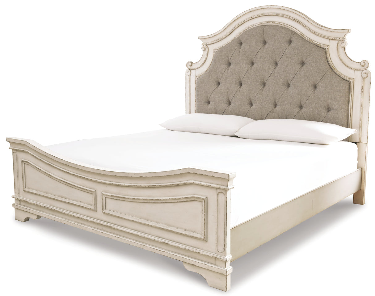 Realyn King Panel Bed, Dresser and 2 Nightstands