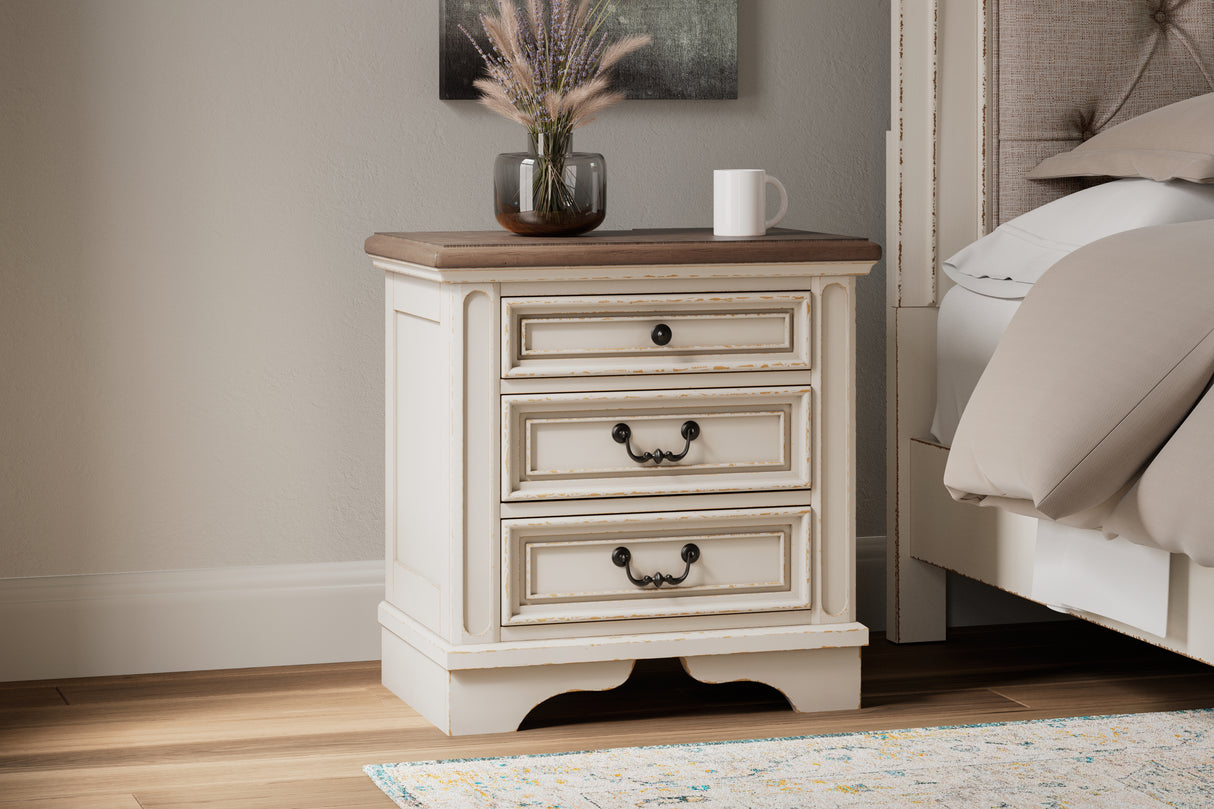 Realyn King Upholstered Panel Bed