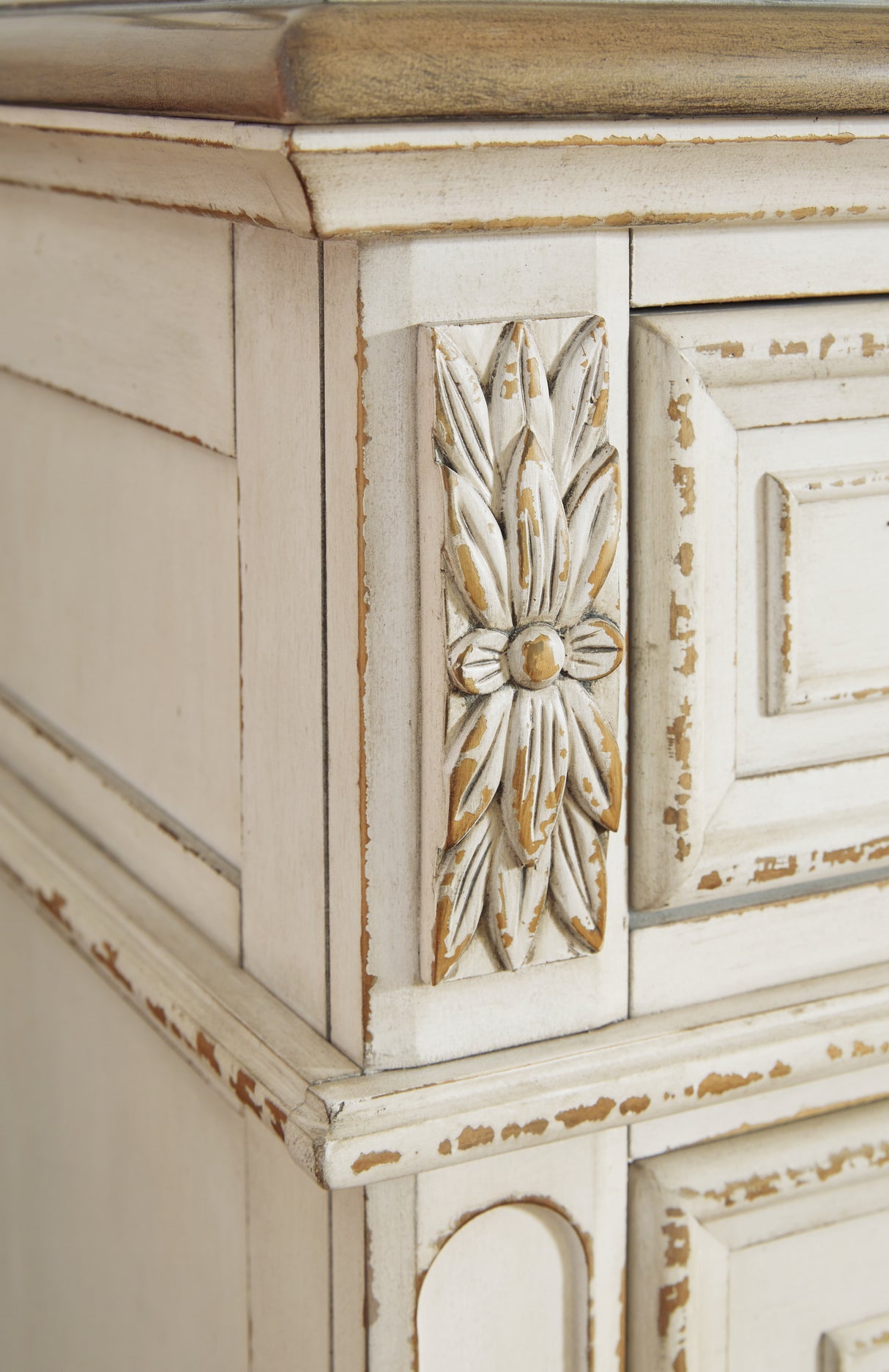 Realyn Queen Upholstered Panel Bed