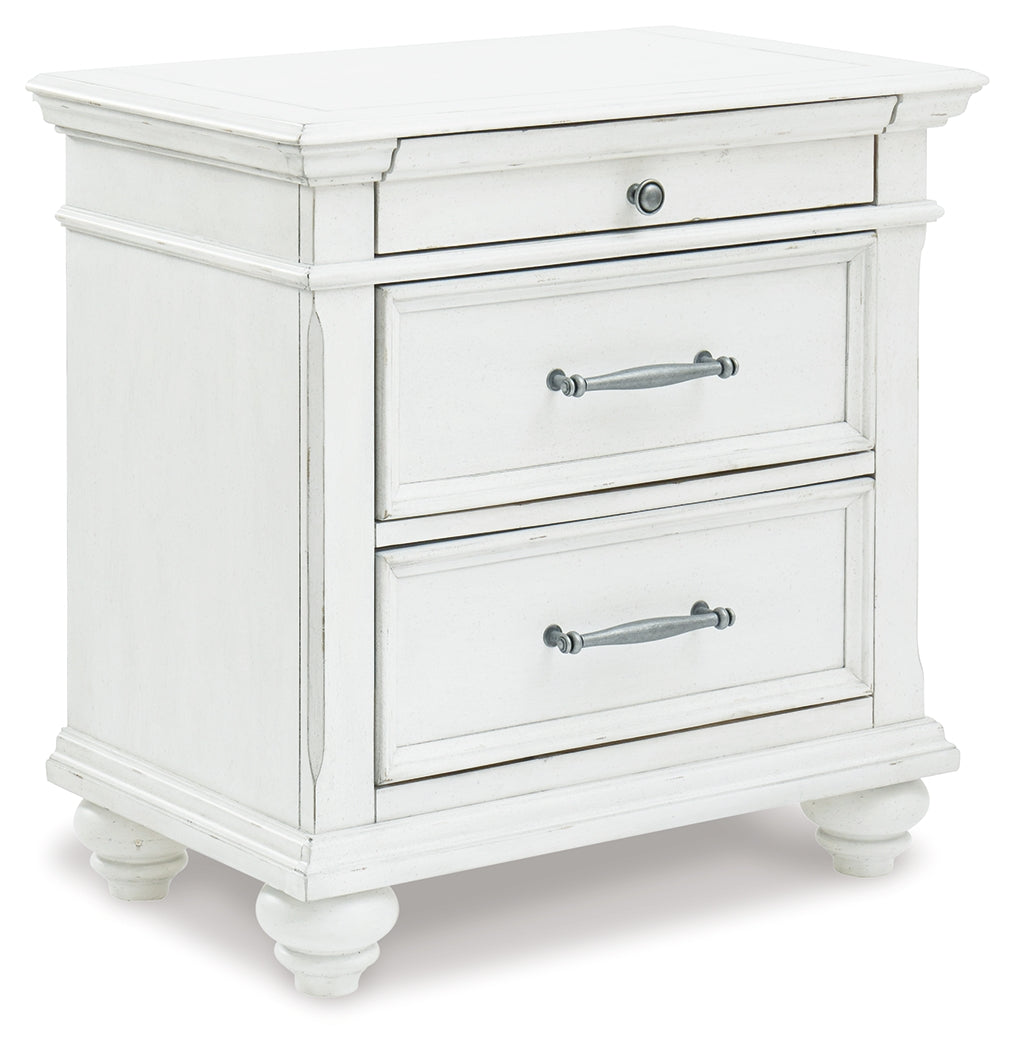 Kanwyn Queen Panel Bed