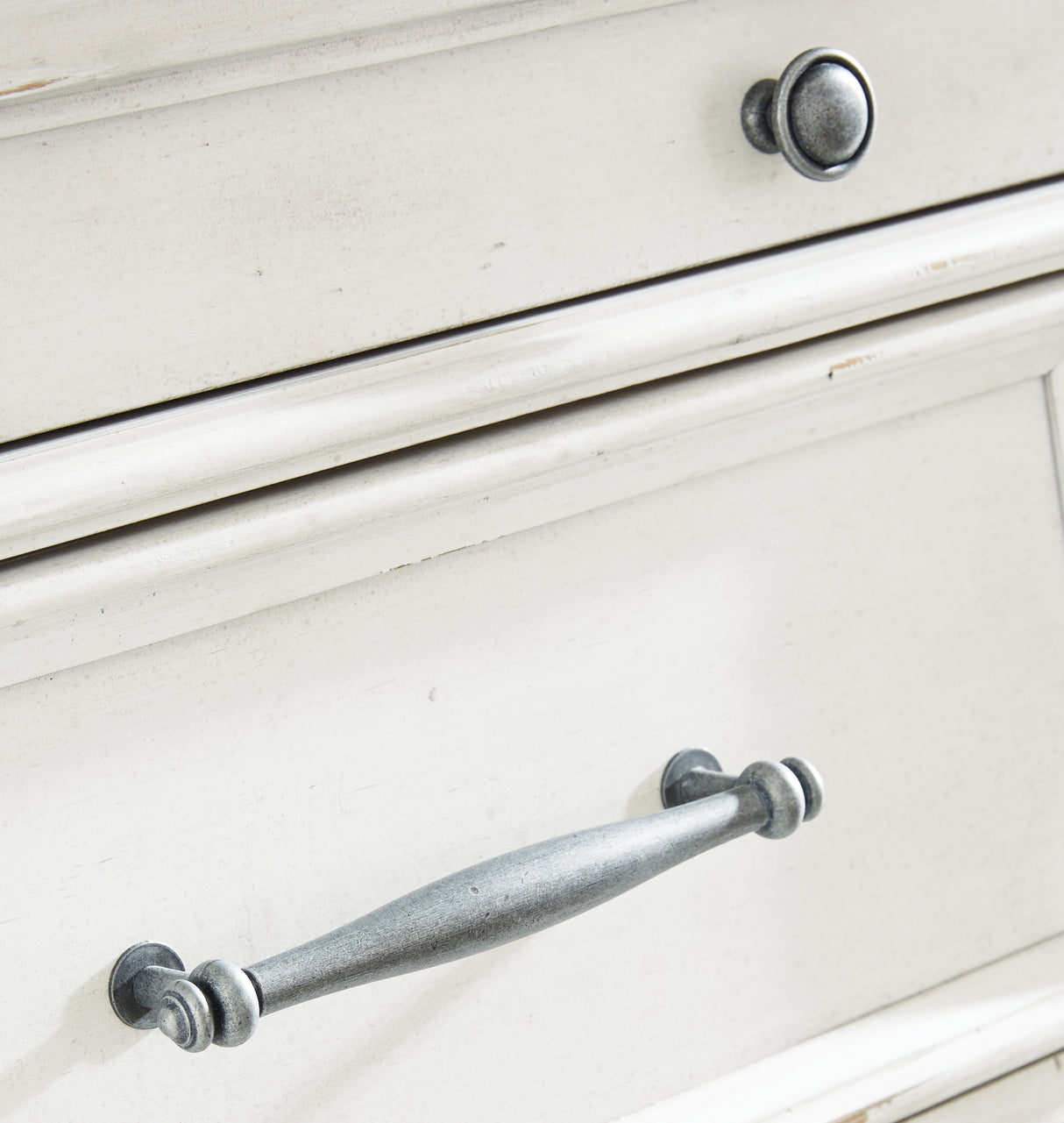 Kanwyn Queen Panel Bed
