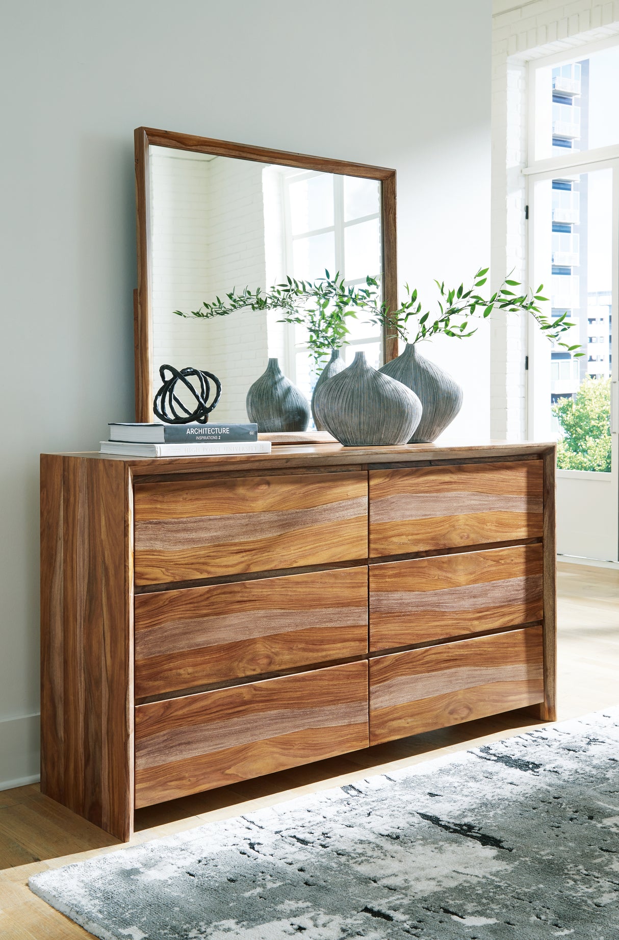 Dressonni Queen Panel Bed