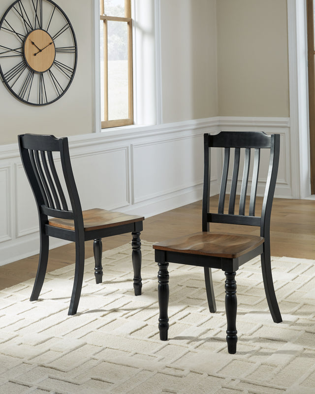 Furniture City Houma - Ashley Furniture - Clorazi Dining Chair (Set of 2) - Dining Chair (Set of 2) - PCD619-01X2
