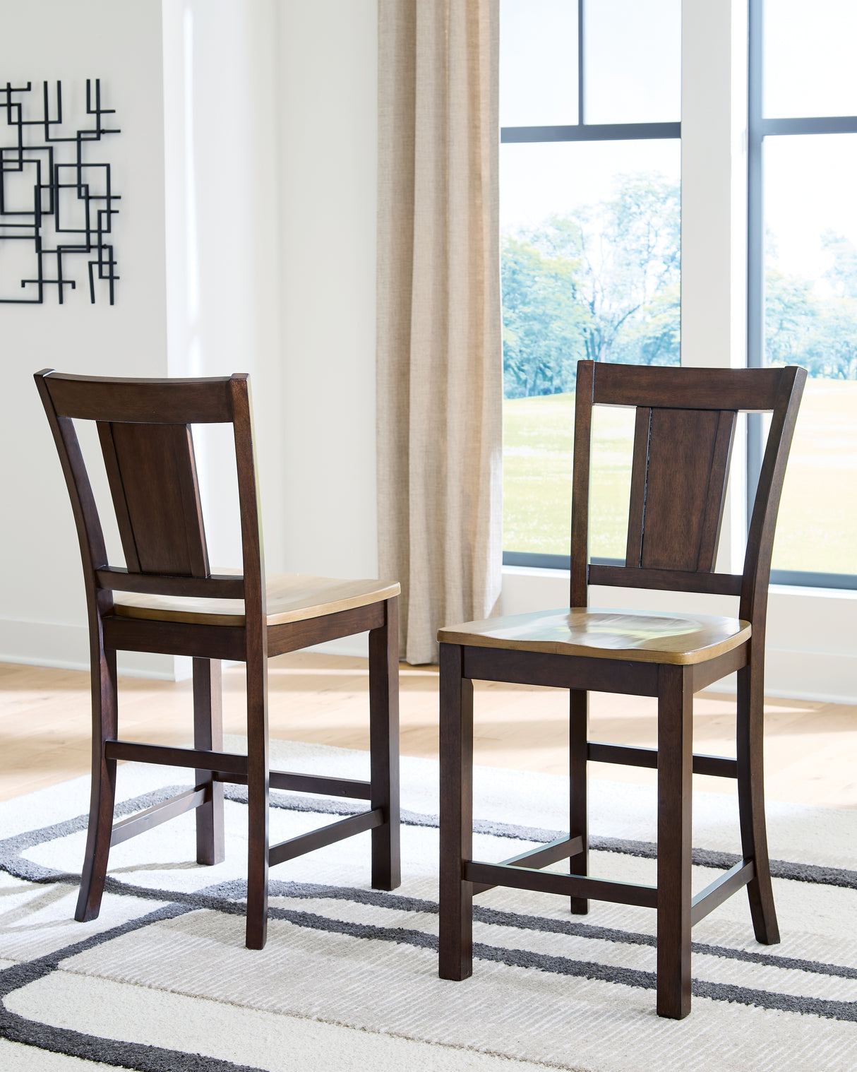 Rylandeen Counter Height Extension Dining Table and 6 Barstools