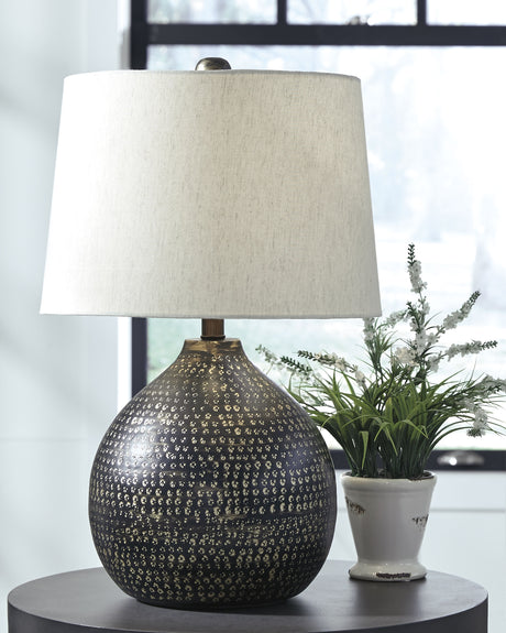 Furniture City Houma - Ashley Furniture - Maire Table Lamp (Set of 2) - Table Lamp (Set of 2) / Black/Gold Finish - L207294X2