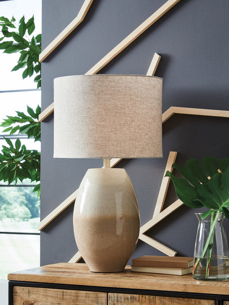 Furniture City Houma - Ashley Furniture - Linas Table Lamp - Metal Table Lamp (1/CN) / Cream/Beige - L207594