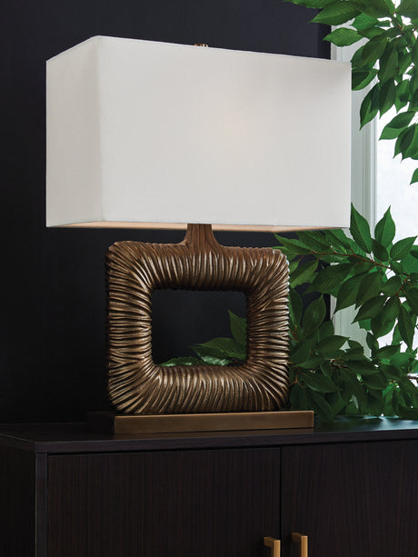 Furniture City Houma - Ashley Furniture - Garronby Table Lamp - Metal Table Lamp (1/CN) / Antique Brass Finish - L207604