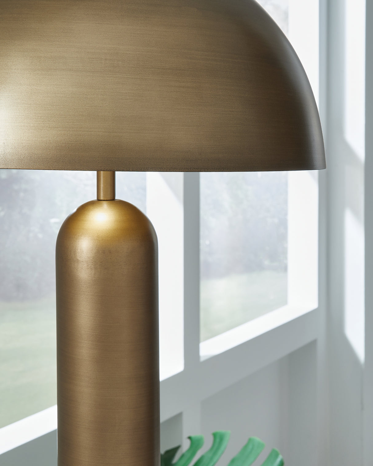 Wendfield Floor Lamp