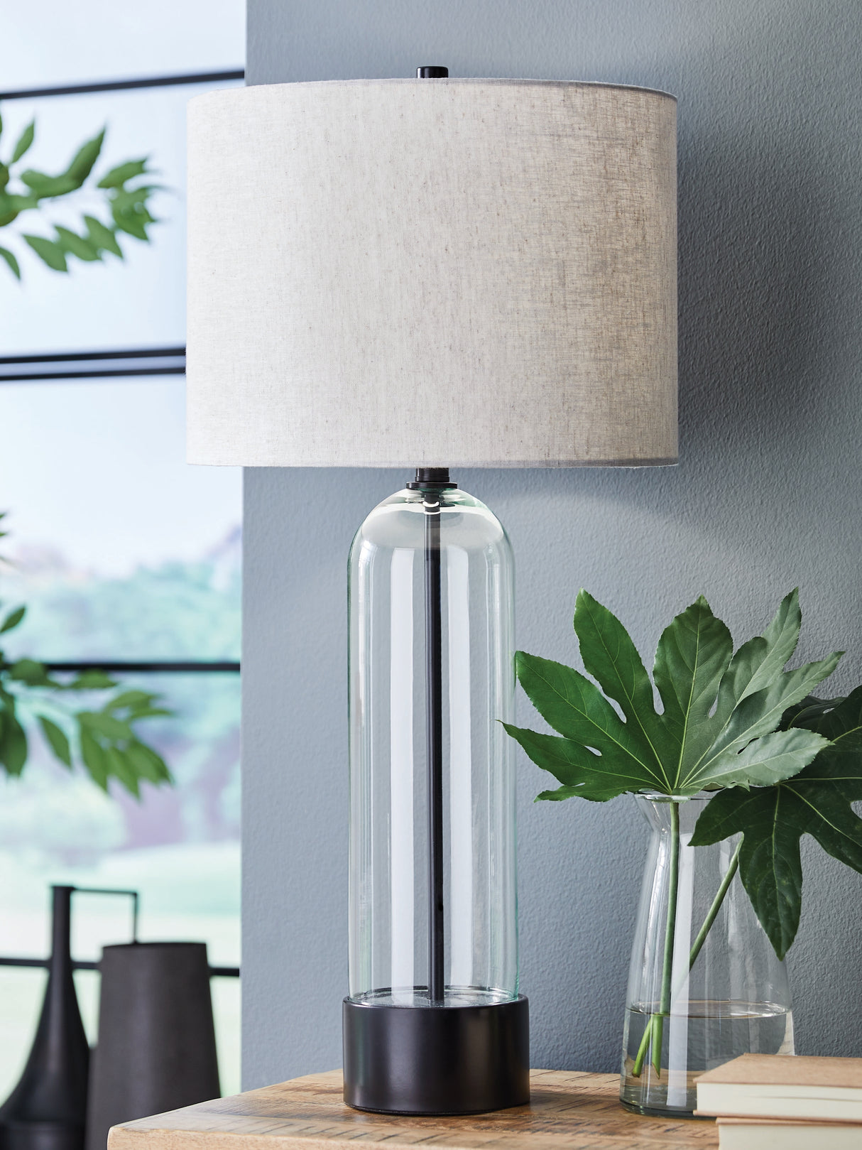 Furniture City Houma - Ashley Furniture - Kerrbrook Table Lamp - Glass Table Lamp (1/CN) / Clear/Black - L430944