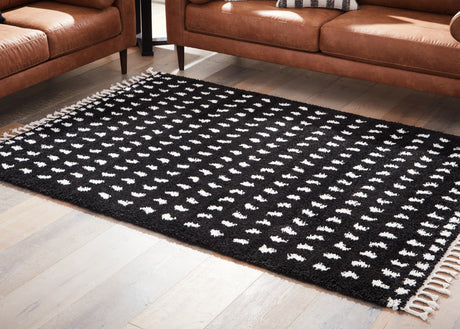 Furniture City Houma - Ashley Furniture - Minston Rug - 5' x 7' Rug / Black/White - R405952