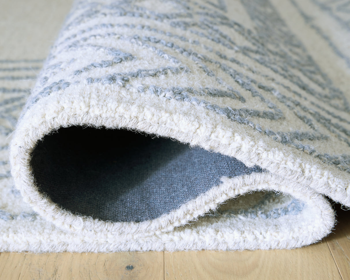 Azelhurst 5' x 7' Area Rug