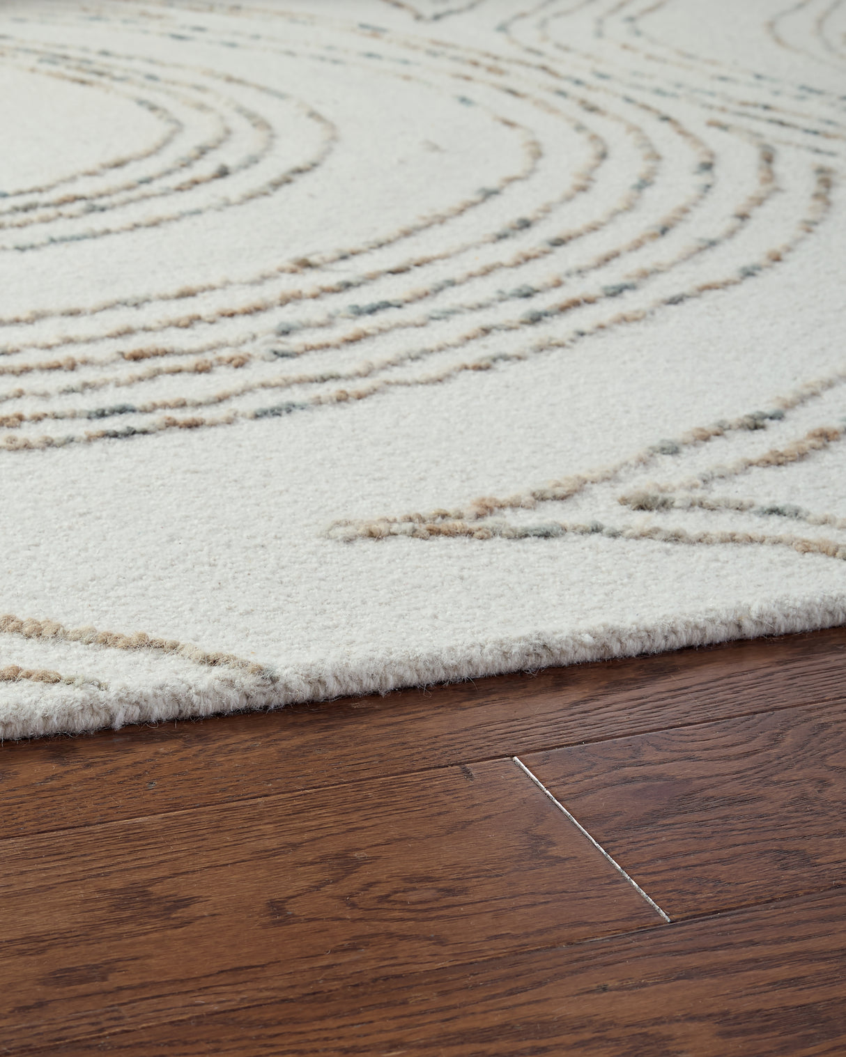 Deenbury 5' x 7' Area Rug