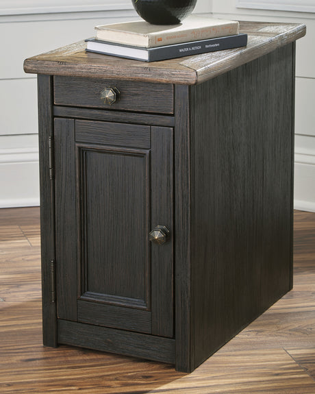 Furniture City Houma - Ashley Furniture - Tyler Creek Chairside End Table with USB Ports & Outlets - Chair Side End Table / Grayish Brown/Black - T736-7