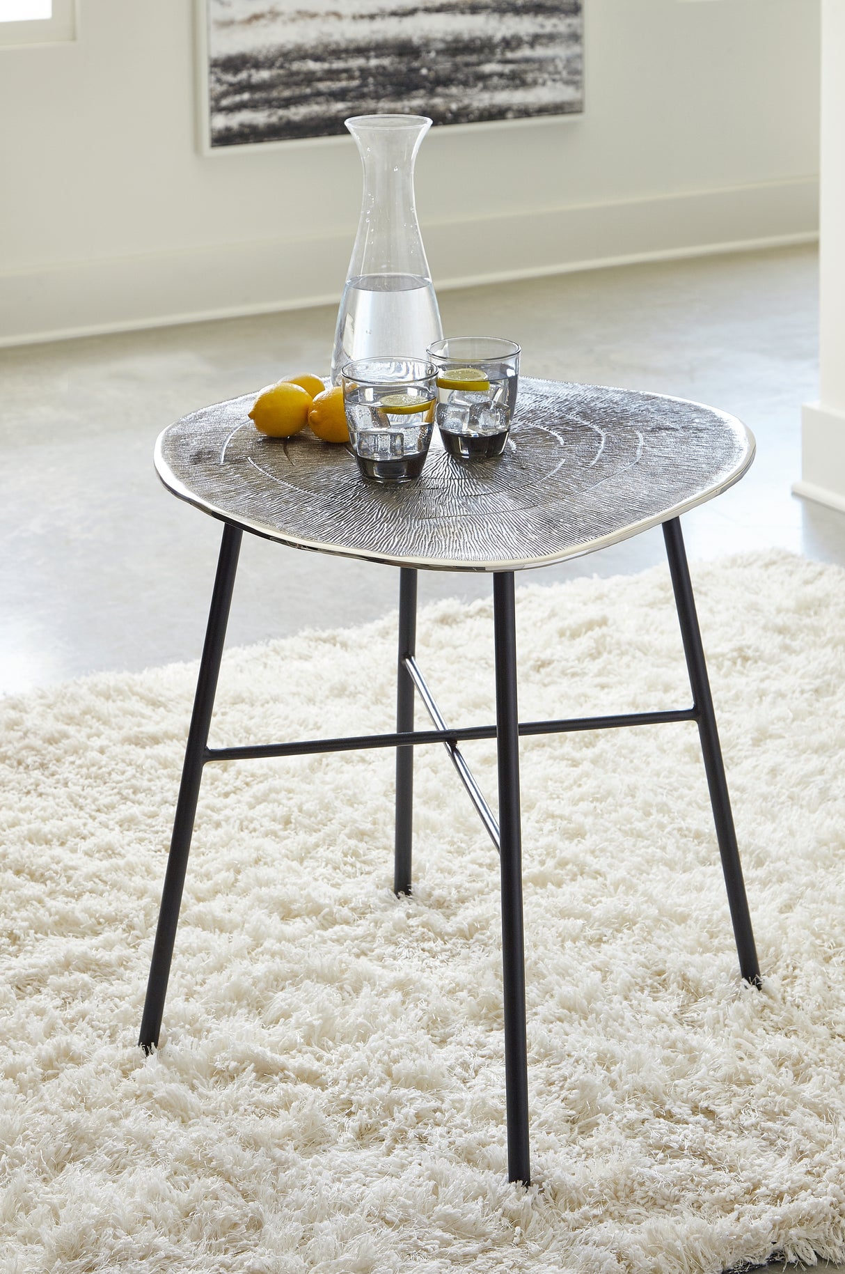 Furniture City Houma - Ashley Furniture - Laverford End Table - Round End Table / Chrome/Black - T836-6