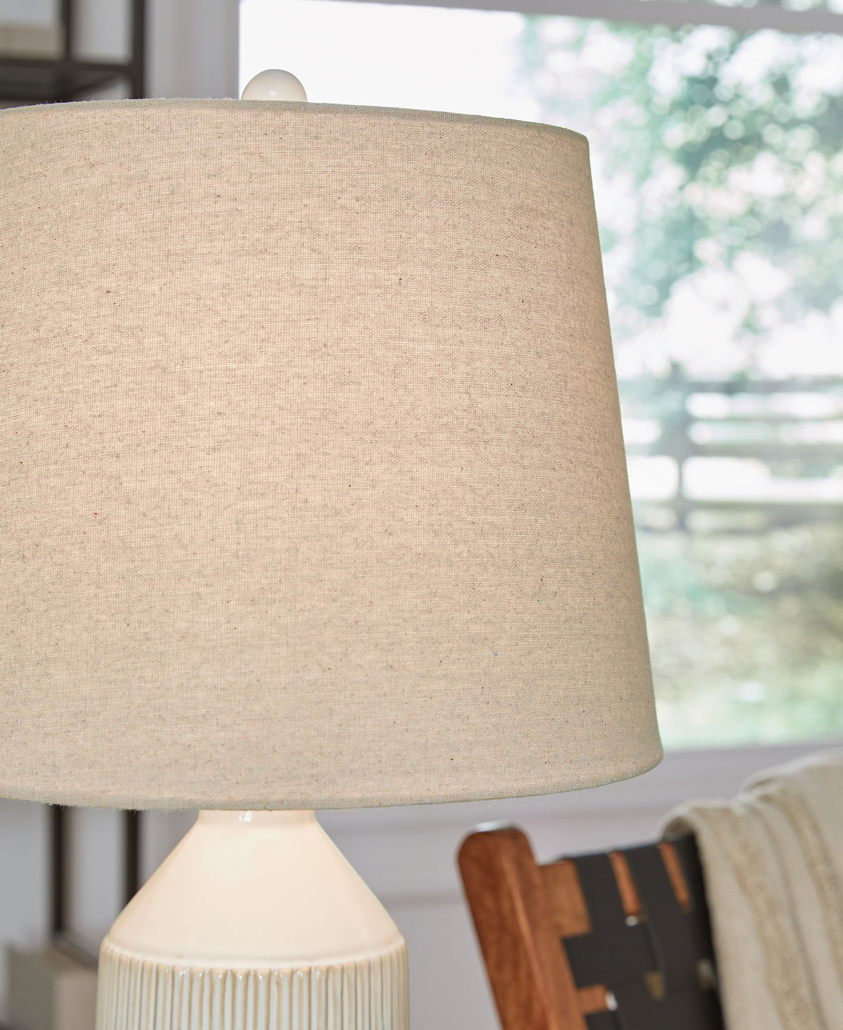 Willport - Ceramic Table Lamp (Set of 2) - Off White
